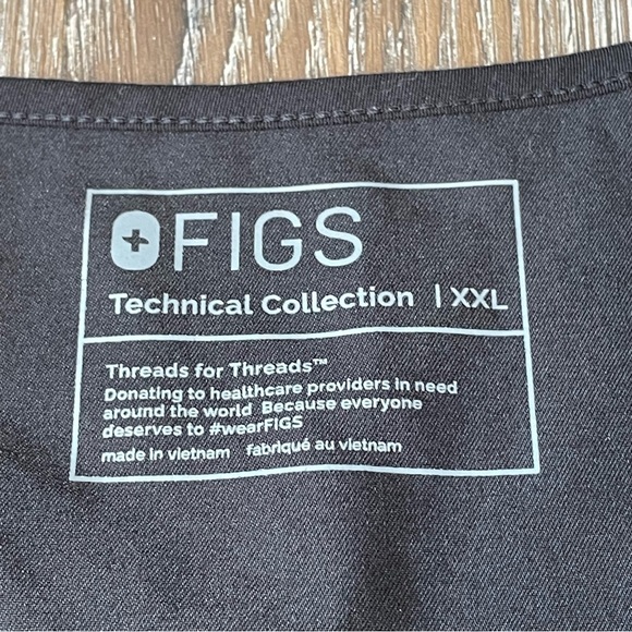 🥒 FIGS Casma Three Pocket Medical Technical Scrub Short Sleeve Top Black XXL - Picture 7 of 10